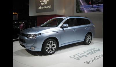 Mitsubishi Outlander PHEV Plug-in Hybrid SUV 2013 8